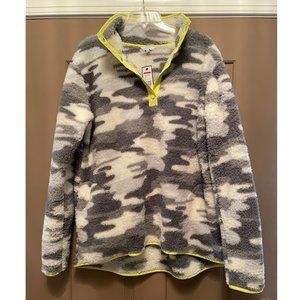 NWT Crown & Ivy sherpa camouflage pullover size XL